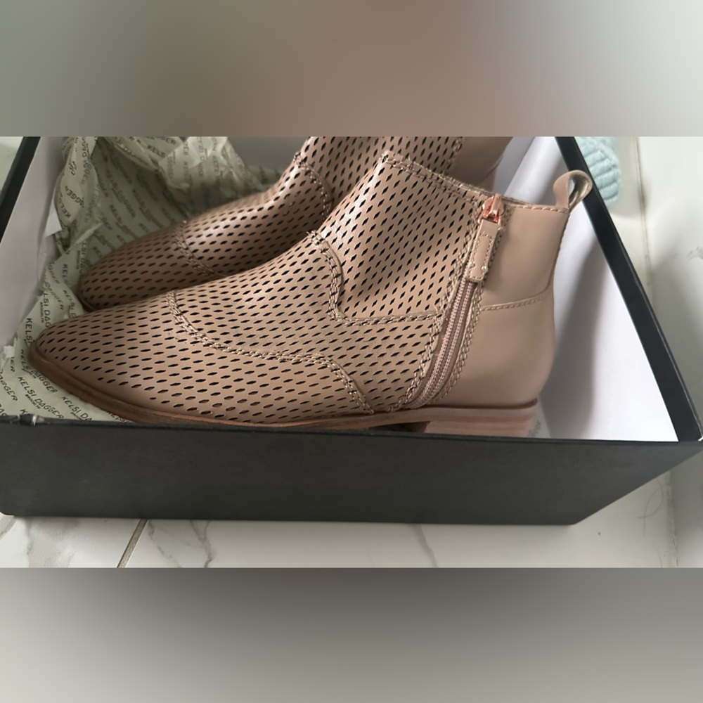 Anthporlogie Leather Tan Ankle Boots size 8